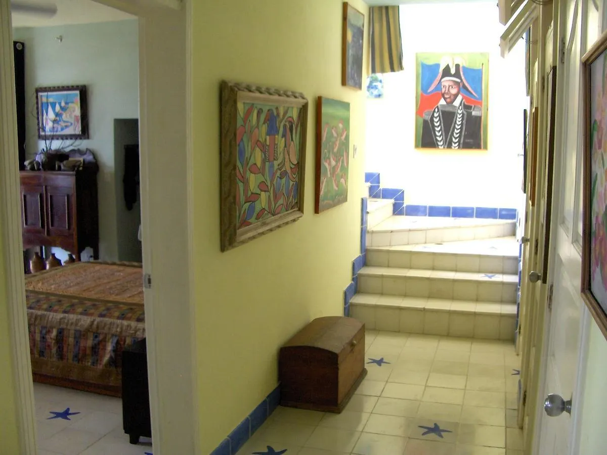 Suites La Colline Cacor 4*,