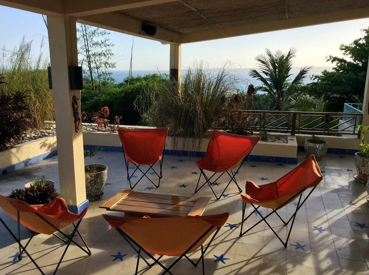 Suites La Colline Cacor 4*,