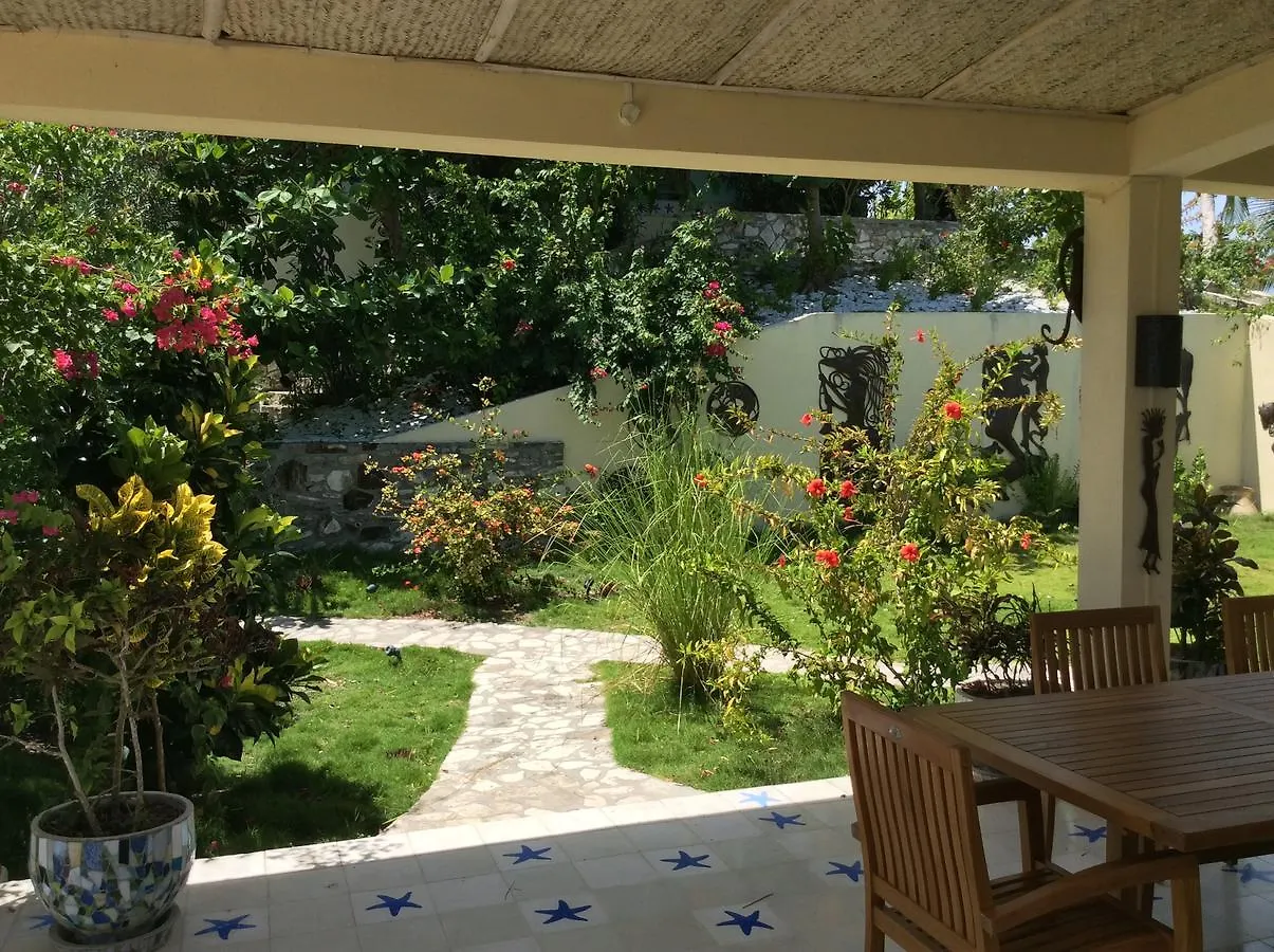 Suites La Colline Cacor 4*,